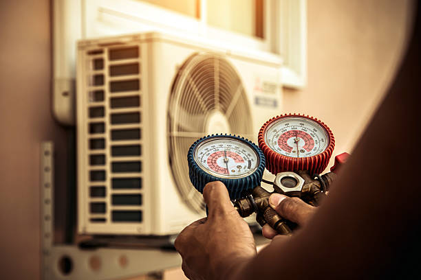 Professional Hvac technician working in Canton, MS